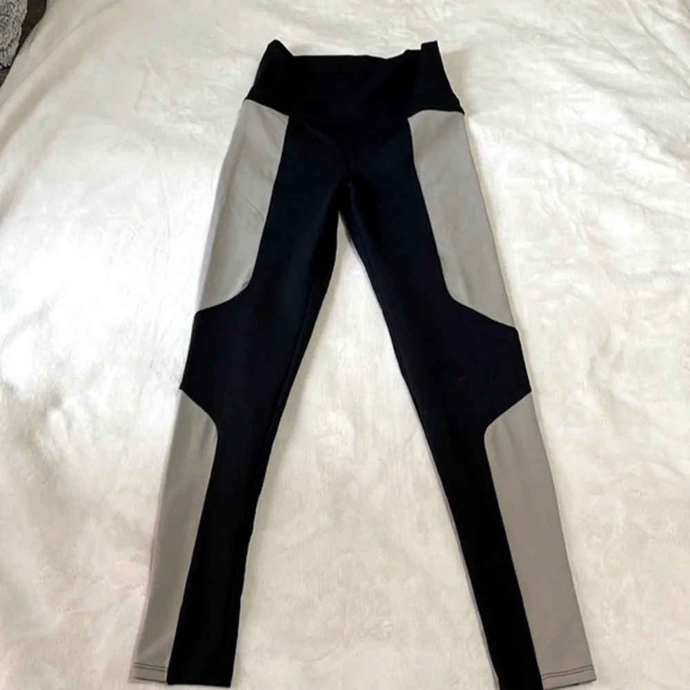 Live the process geometric leggings